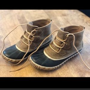 SOREL size 6 OUT N ABOUT Booties